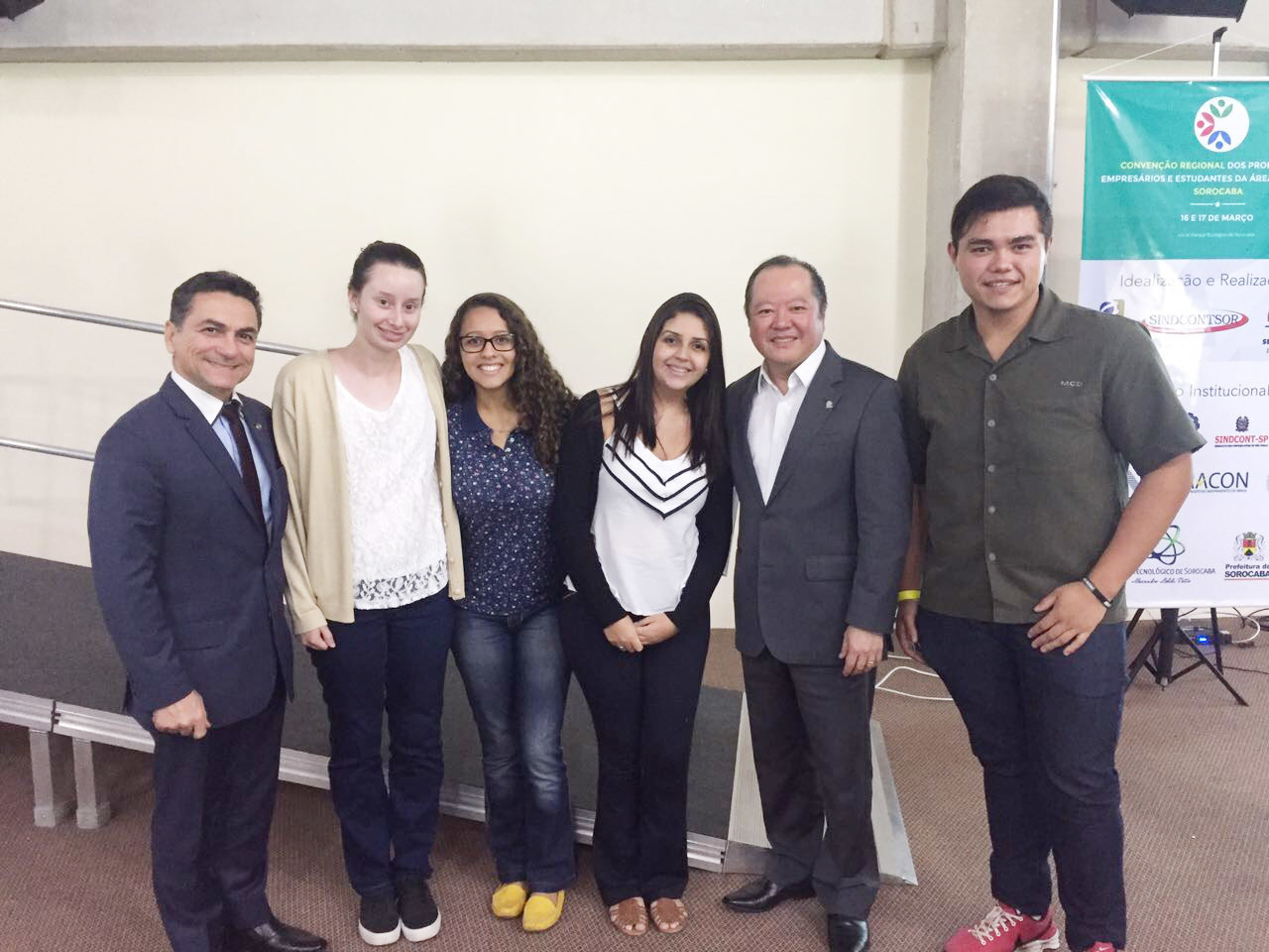 Alunos de Ciências Contábeis na convenção do CRC
