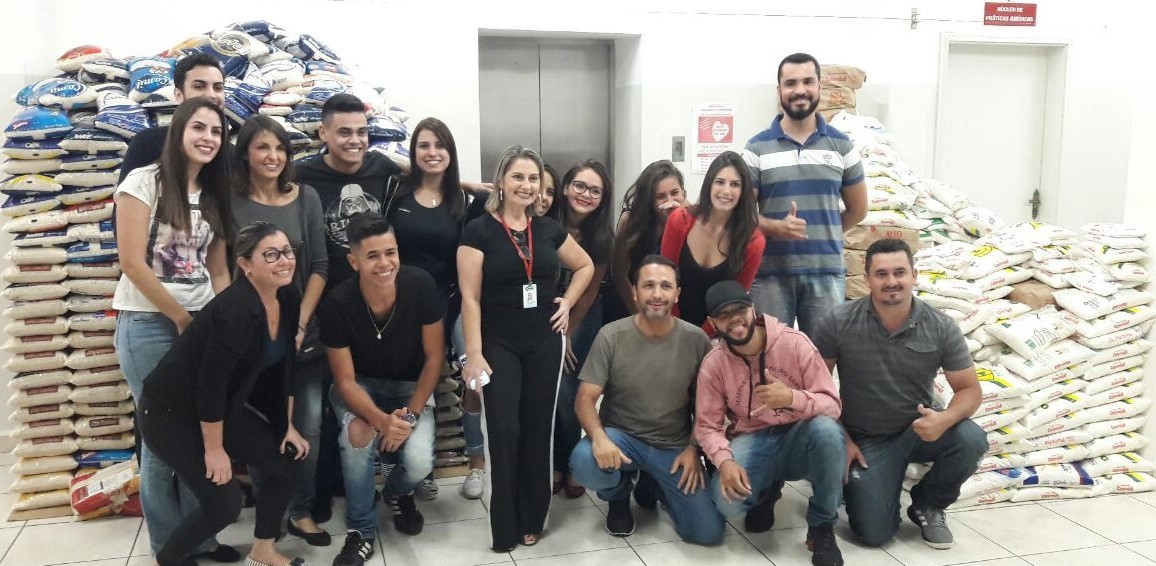 Trote Solidário da FAC arrecada 8 5 toneladas de alimentos e ajuda 11 entidades
